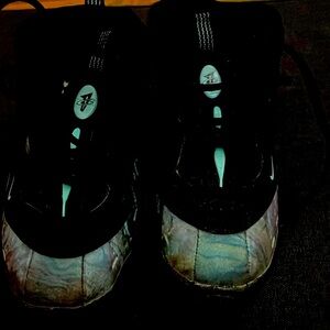 Nike foam size 6c us . Used worn for 1 month inside home